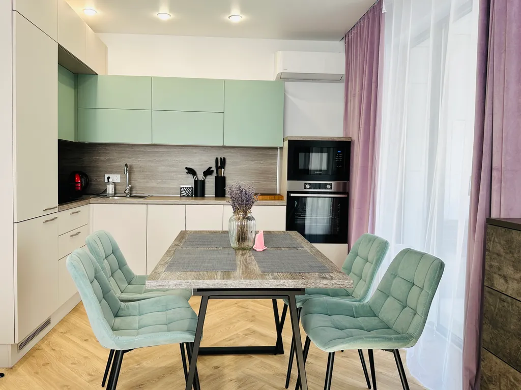 Семейный апартамент люкс в ЖК Европа с бассейном