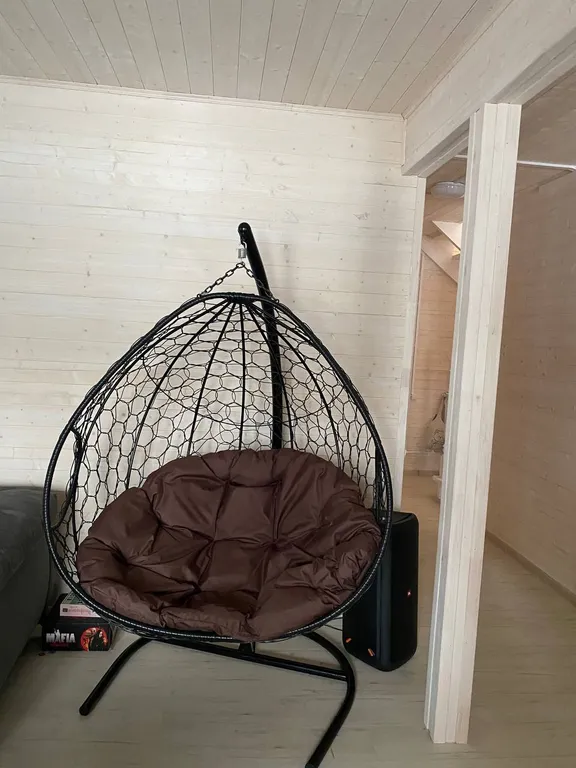 Уютный дом в лесу