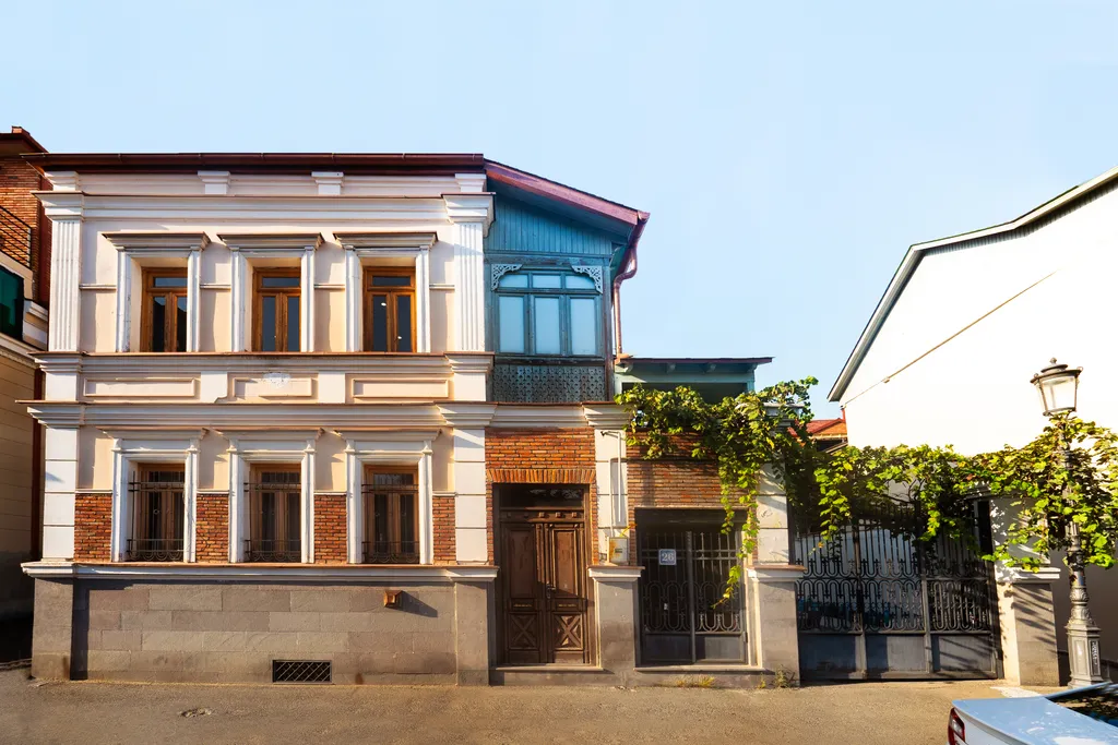 Guli of Tbilisi, Дуплекс с видом на реку в историческом центре города