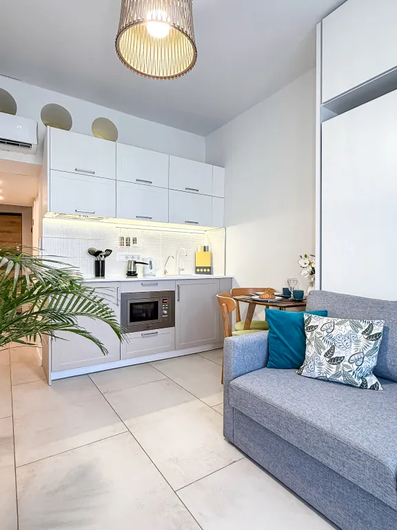 Квартира Квартира Студия в апарт-отеле с бассейном, собственным песчаным пляжем, парком — Анапа