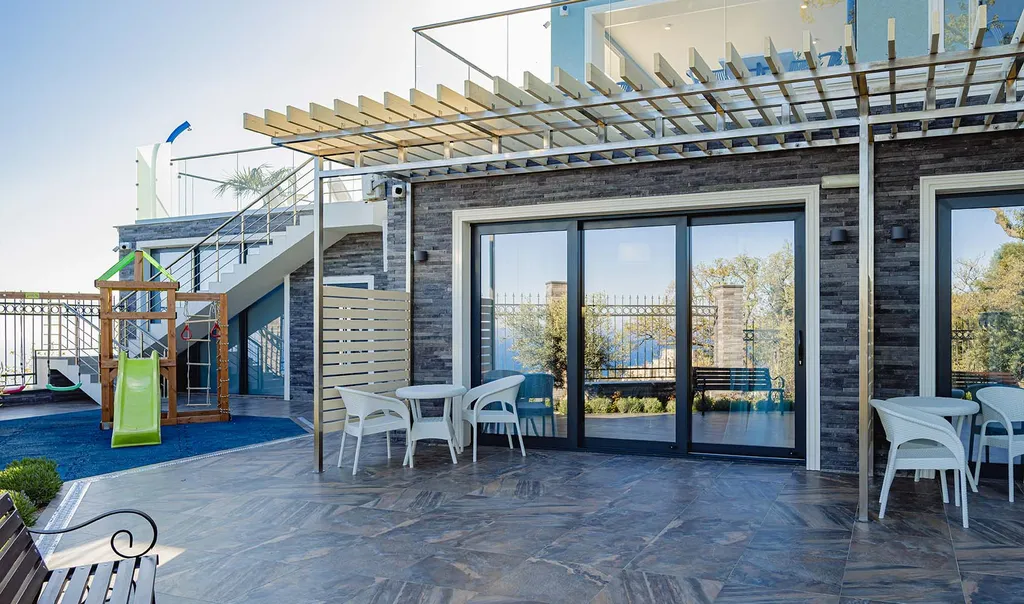 Комфорт Семейный дворик с террасой