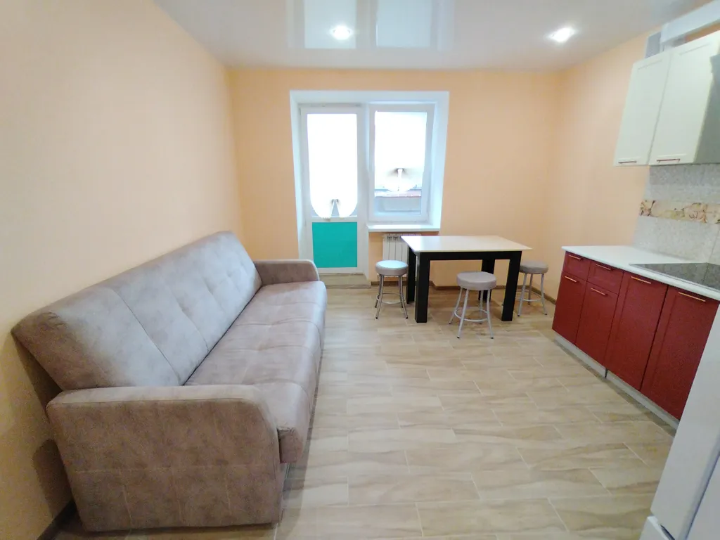 Просторная однушка в Зареченском районе