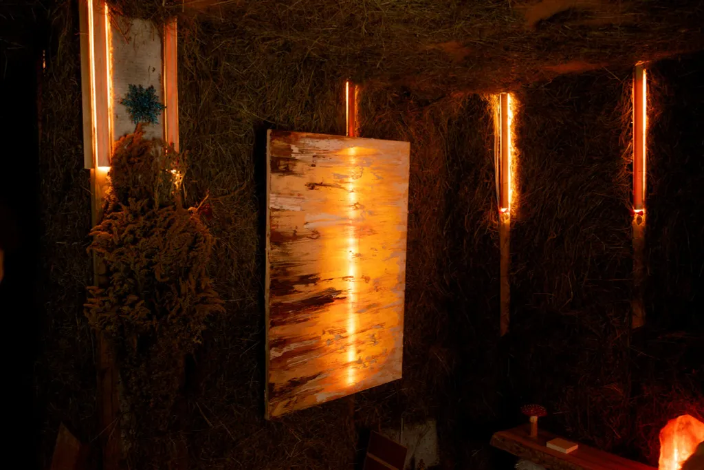 Арт-баня дюпло возле реки в окружении реликтового леса