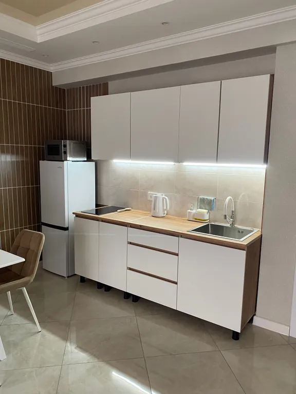 Таунхаус с крыльцом, зоной отдыха и парковкой