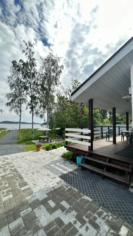 Частный дом на берегу Ладожского озера