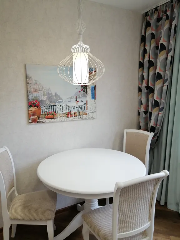 Двухкомнатная квартира в центре города, есть вся техника