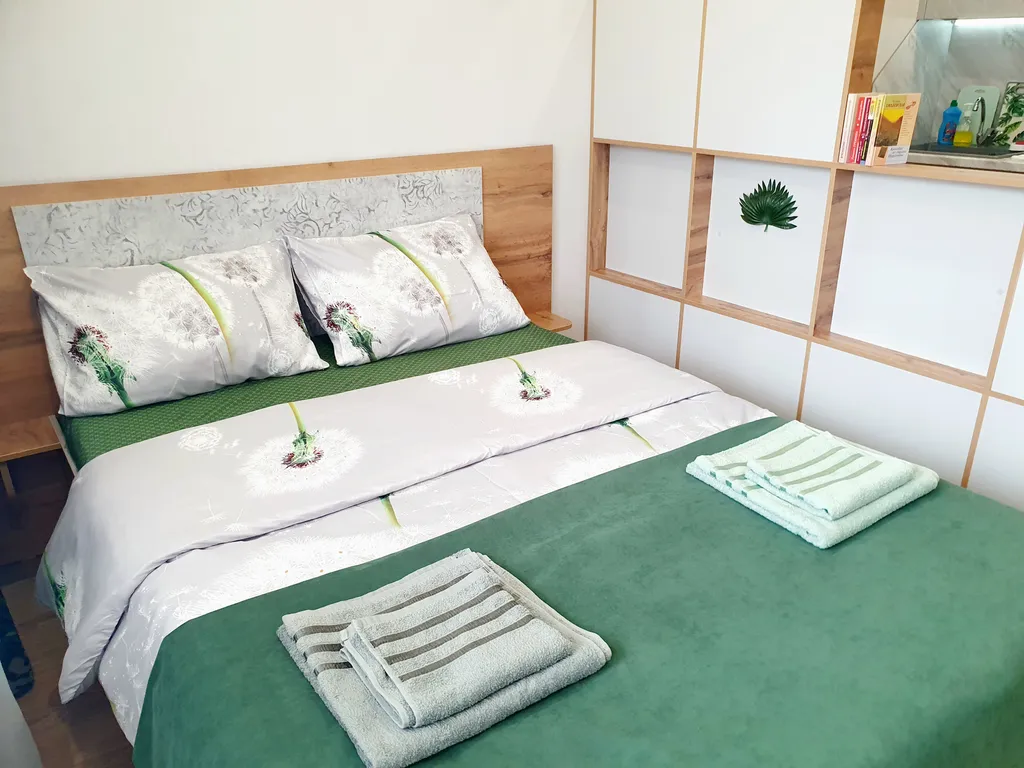 Квартира-студия в новом доме в районе войсковой части