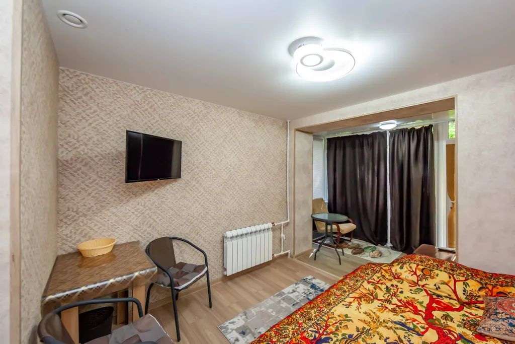 Уютная новая студия с садом на москольце