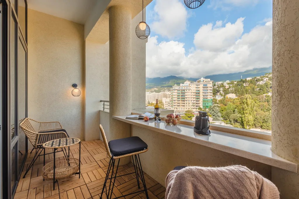 Сдается видовая квартира в центре Ялты!