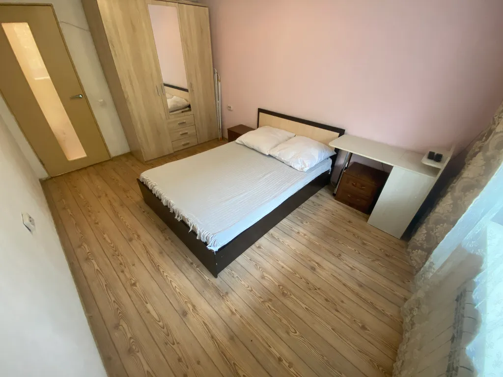 Уютная евро-двухкомнатная квартира возле Забижд