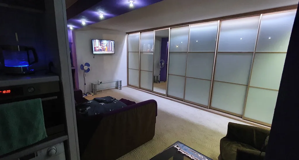 Квартира с массажным креслом в центре