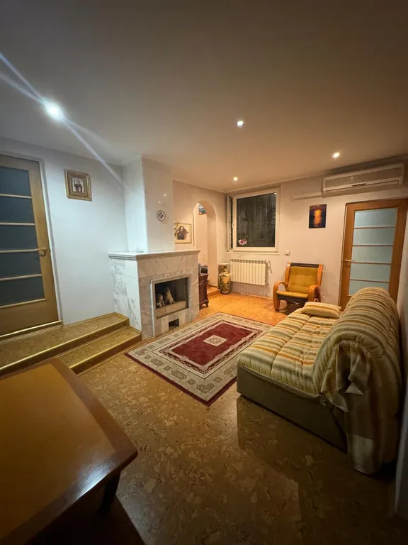 Бутовый дом на участке 5 соток