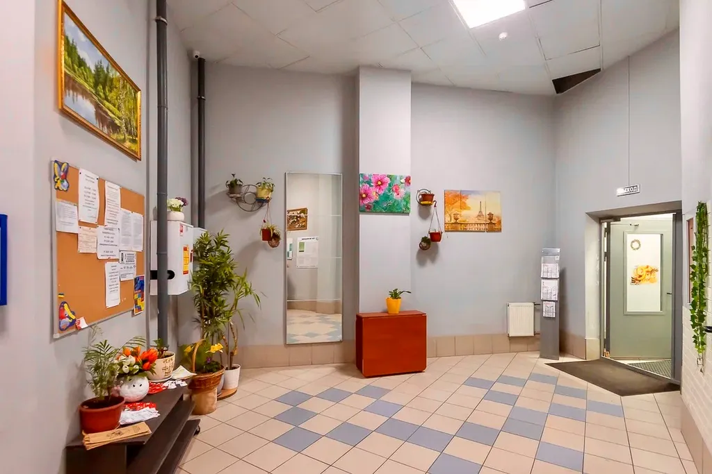 Уютная студия с большой лоджией в доме бизнес-класса