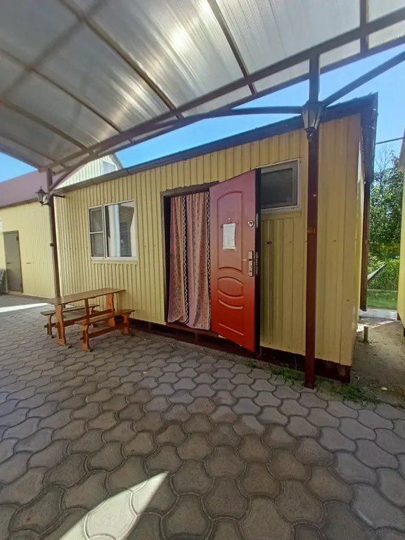 Однокомнатный домик с двухъярусной кроватью