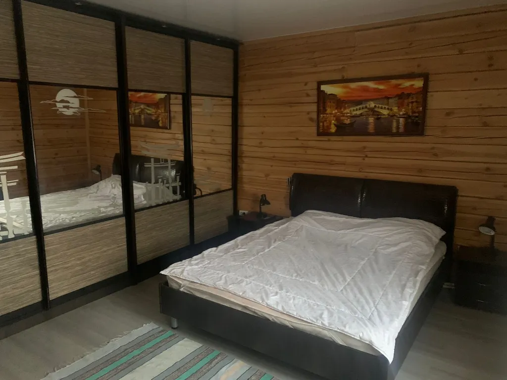 Дом на перевалке.