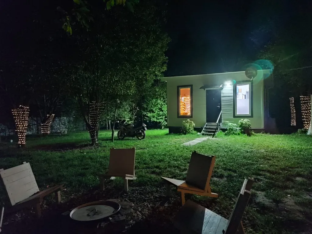 Домик в лесу с собственной горячей купелью 15 минут до центра города