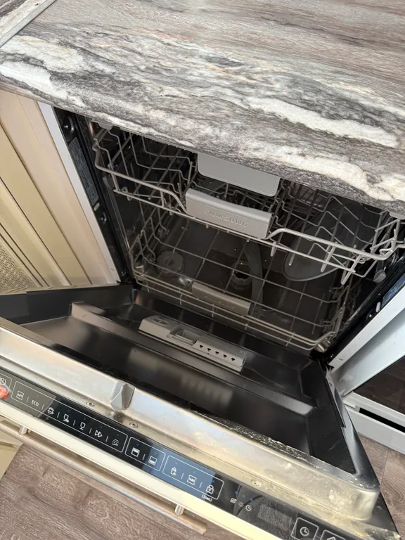 Просторная квартира с кофемашиной, Алисой и джакузи