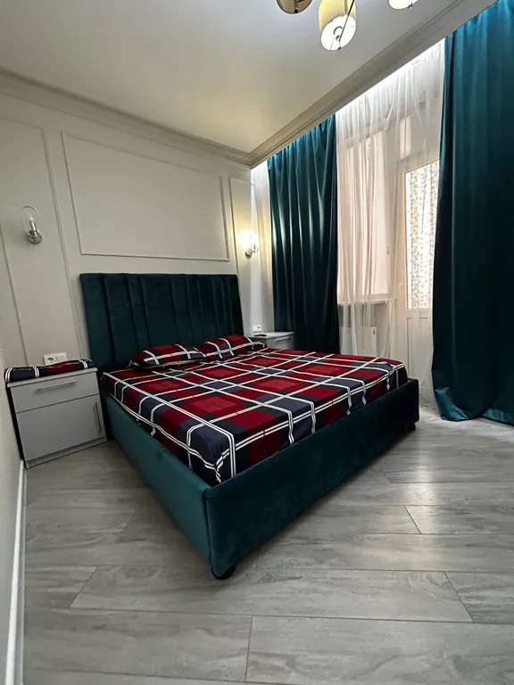 Квартира Дизайнерская квартира у моря с жёлтым диваном — Махачкала