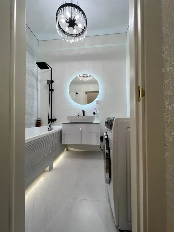 Нереальный вид на горы из панорамных окон