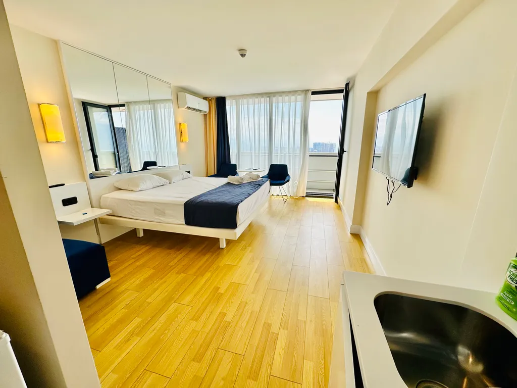 Личный пентхаус с видом на закат в Орби Сити