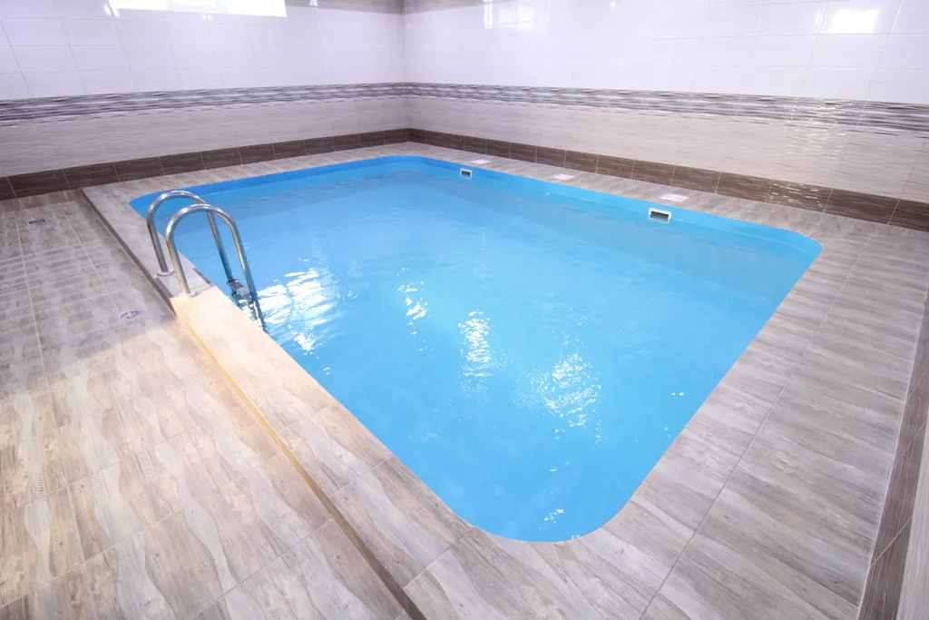 Аренда коттеджа для отдыха с теплым бассейном, сауной, бильярдом