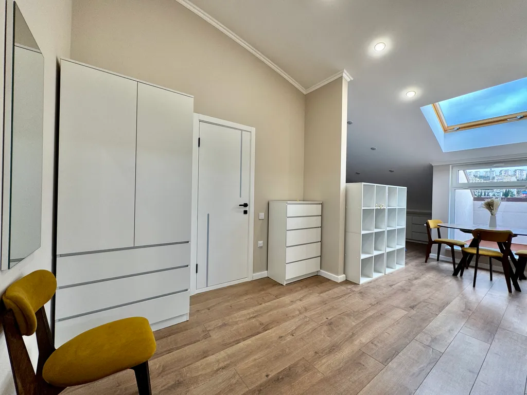 Апартамент с балконом в центре Ялты