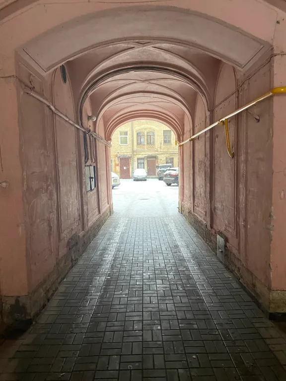 Студия с отдельным входом в центре
