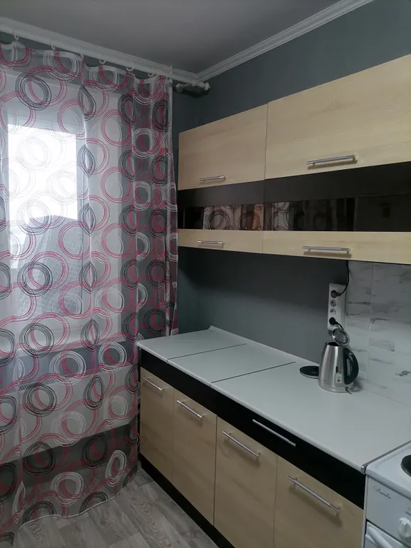 Чистая двухкомнатная квартира на Каштаке