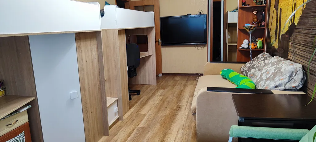 Двухкомнатная квартира в микрорайоне с видом на море и горы