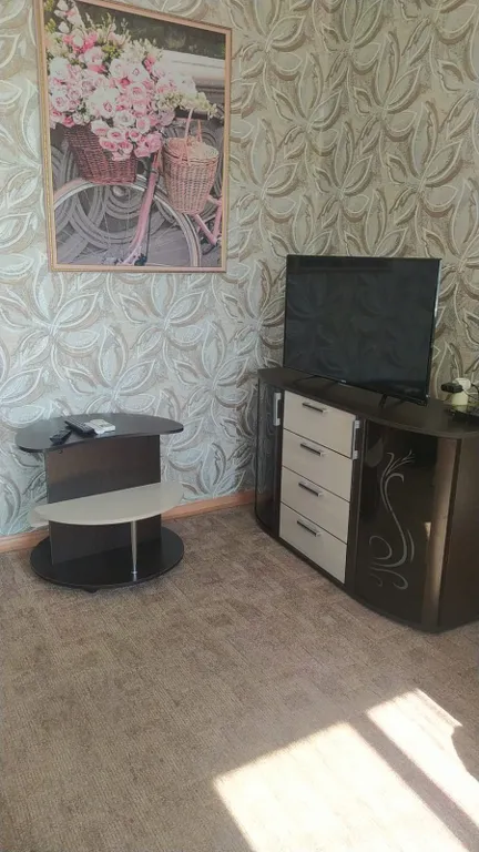 Уютный дом в зеленом дворе