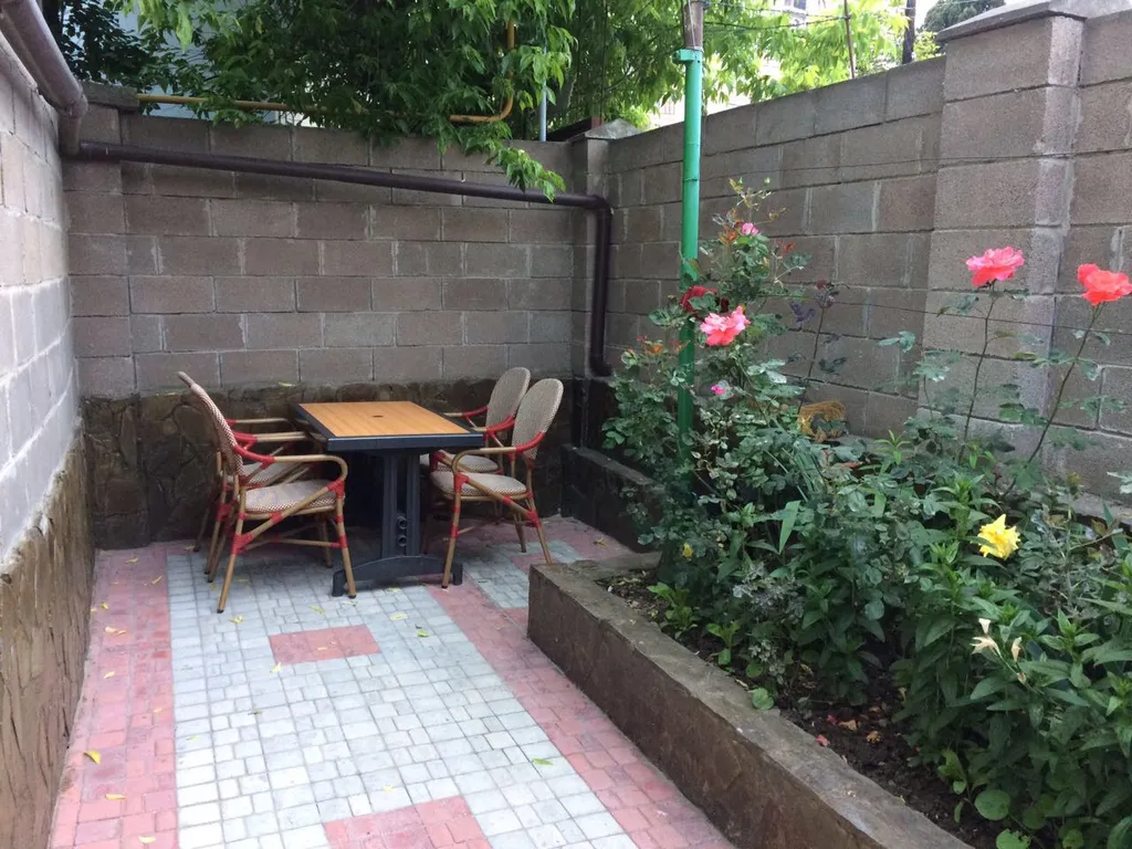 2-комнатная Квартира — аренда посуточно в Алушта