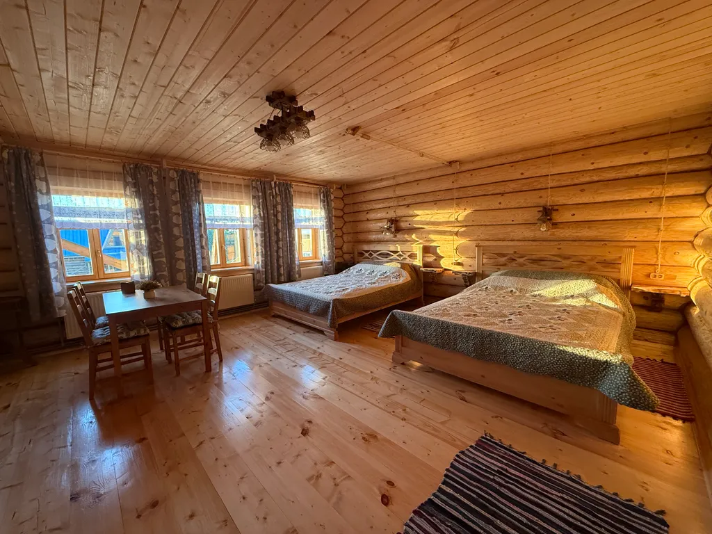 Русская  ИЗБА на берегу реки