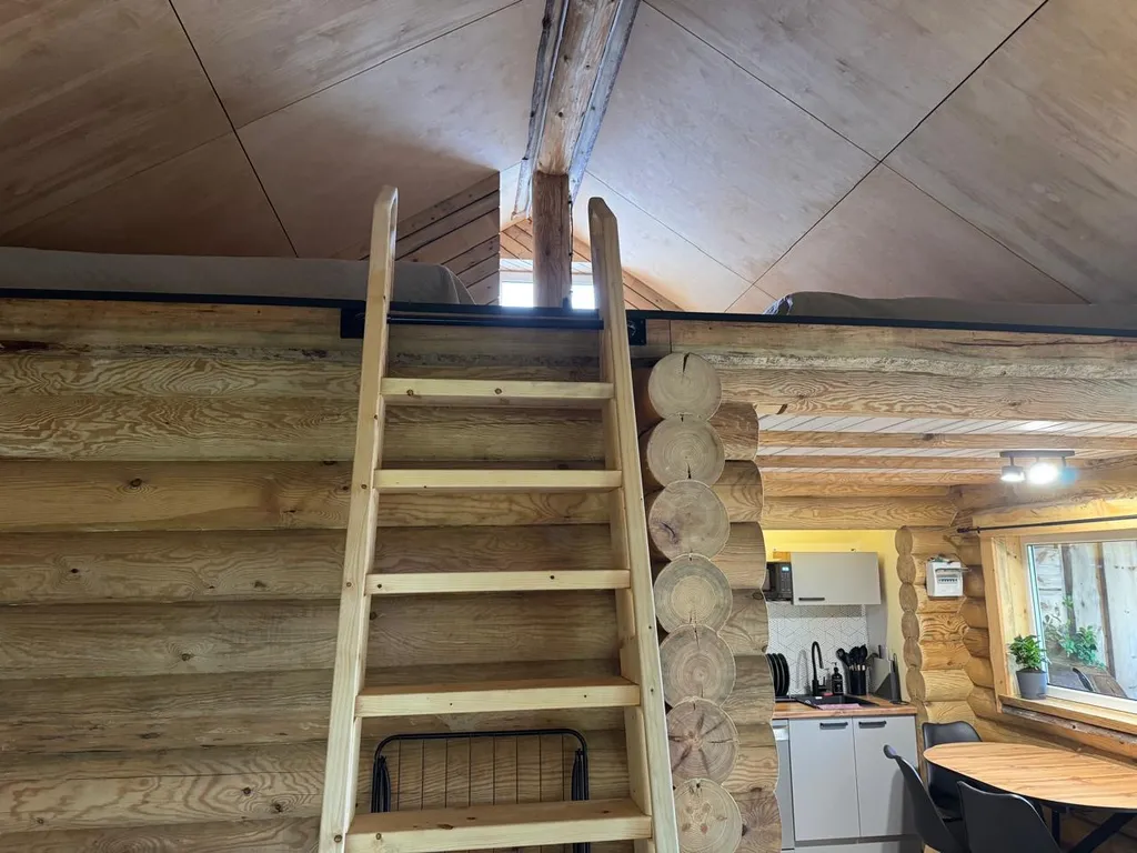 Дом на берегу озера Лососинное