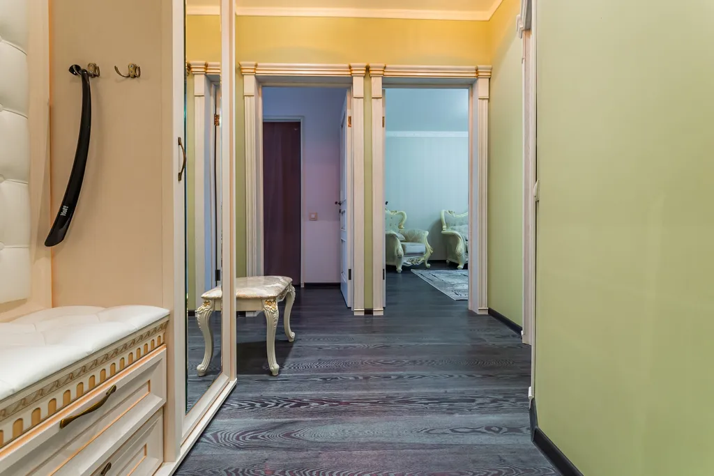 Уютная двухкомнатная квартира рядом с метро и видом на набережную