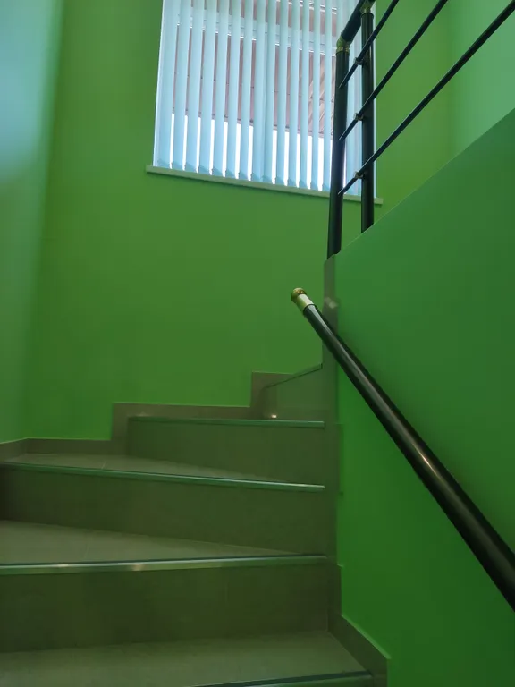 Дом со своим двором и парковкой