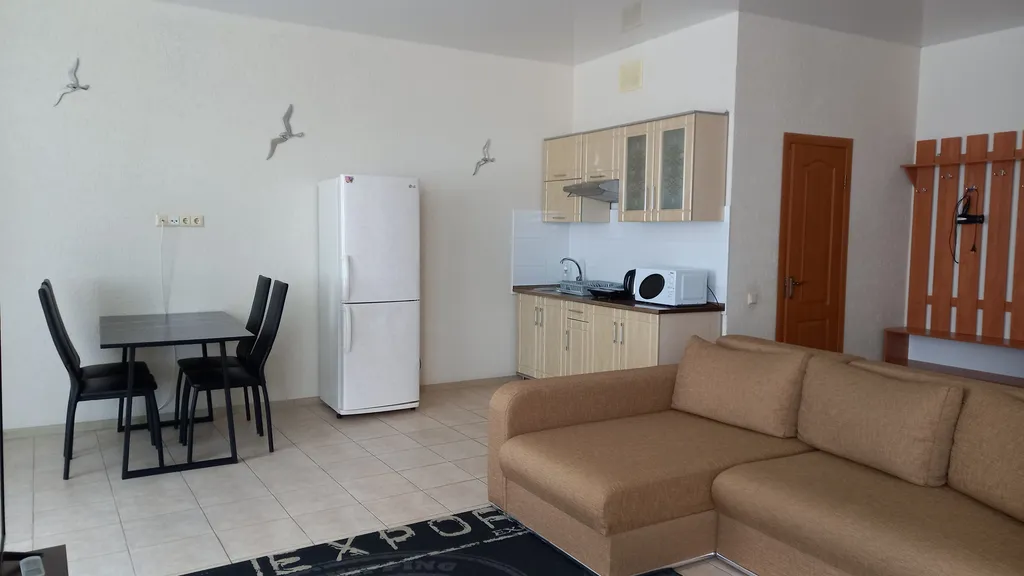 Просторная студия на первой линии у моря