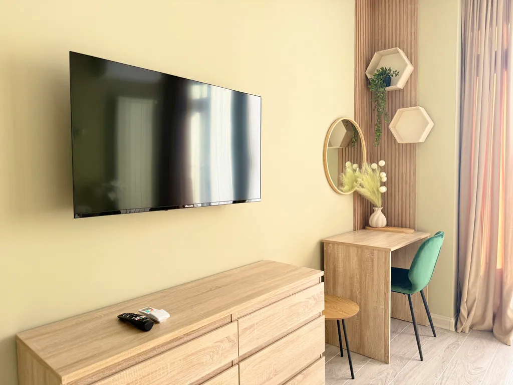 Boho sunset studio sea & mountain view