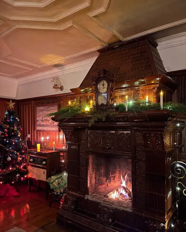 Усадьба Поспеева - дом с камином