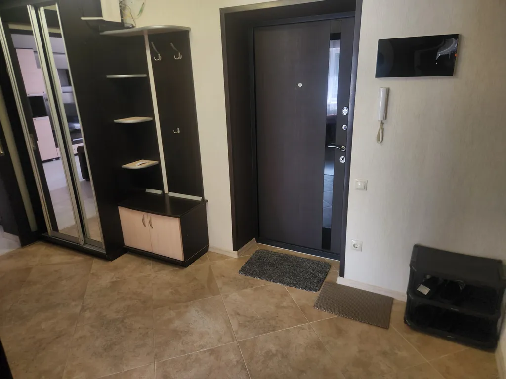 Уютная двухкомнатная квартира с евроремонтом в самом центре города