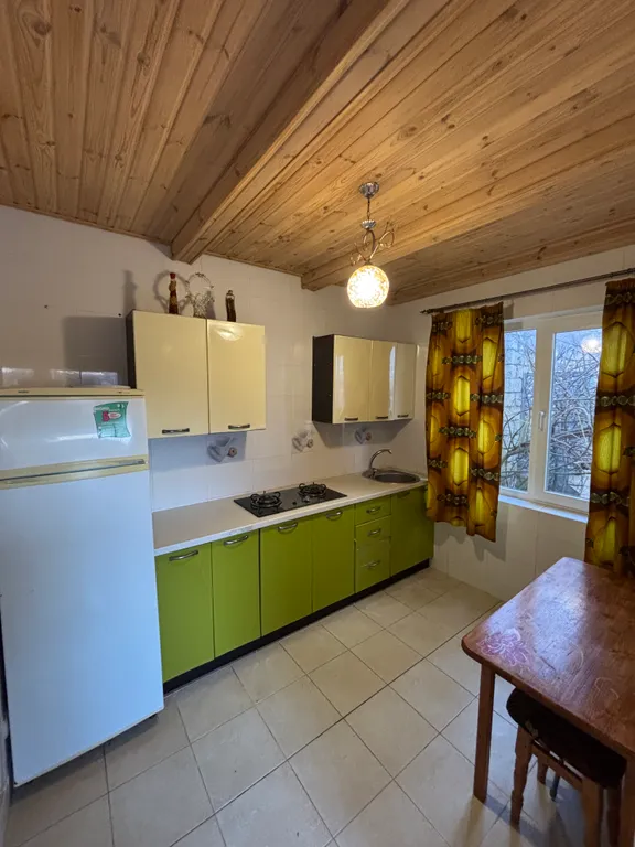 Уютный дом в эко стиле, в 150 метрах от моря и пляжа со своим двором