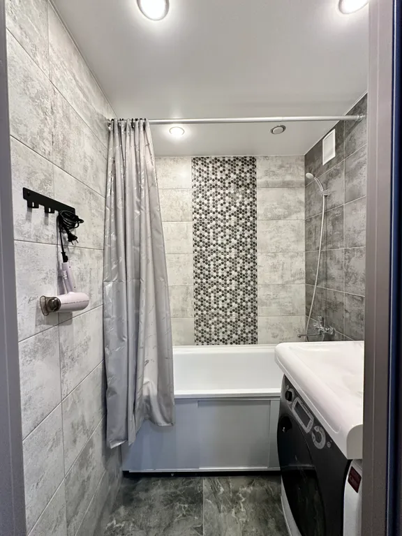 Квартира рядом с Ледовым дворцом Кристал, центр города