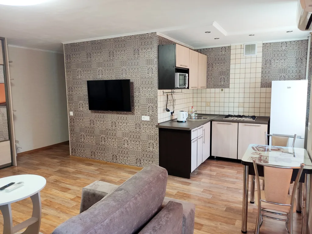 Уютная квартира-студия в самом центре — аренда посуточно в Саратов