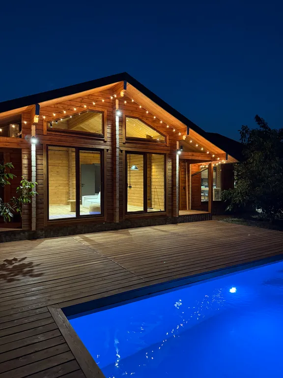 Коттедж Дом-шале с теплым бассейном и террасой — аренда посуточно в Краснодар