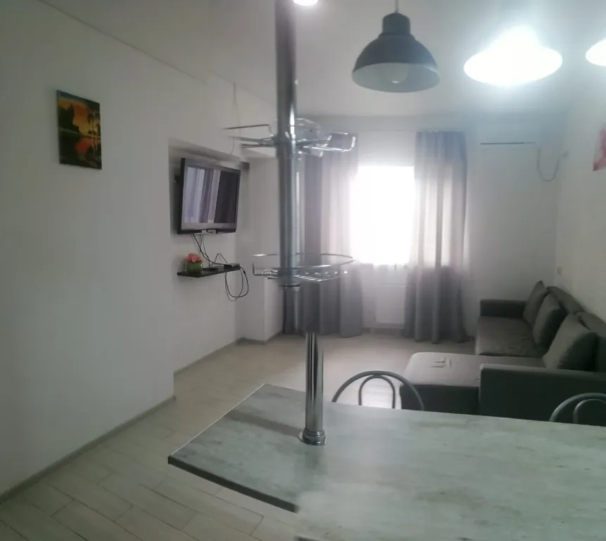 Уютная двухкомнатная студия у моря