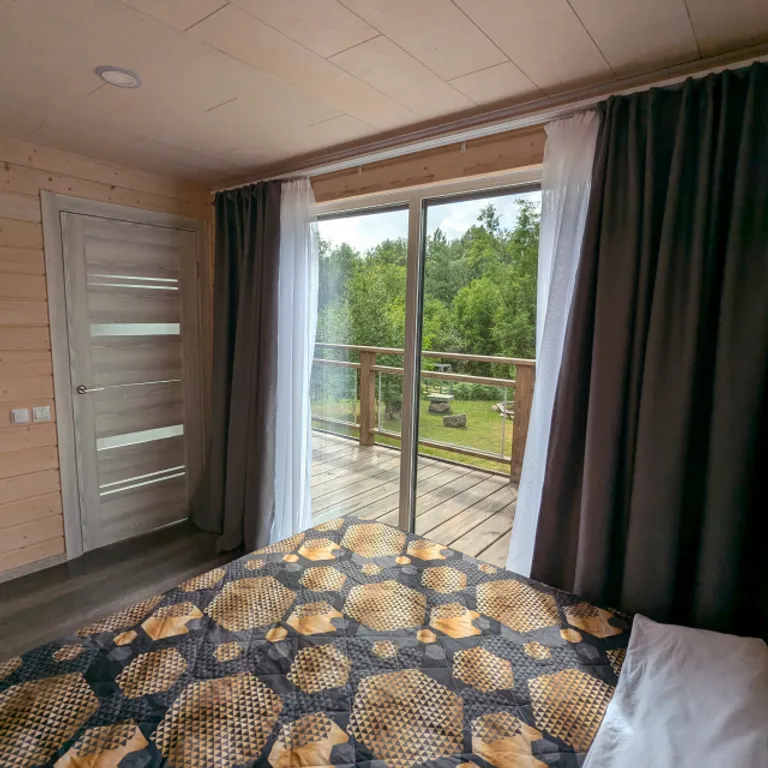 Коттедж Модульный коттедж на самом берегу реки — Ручьи