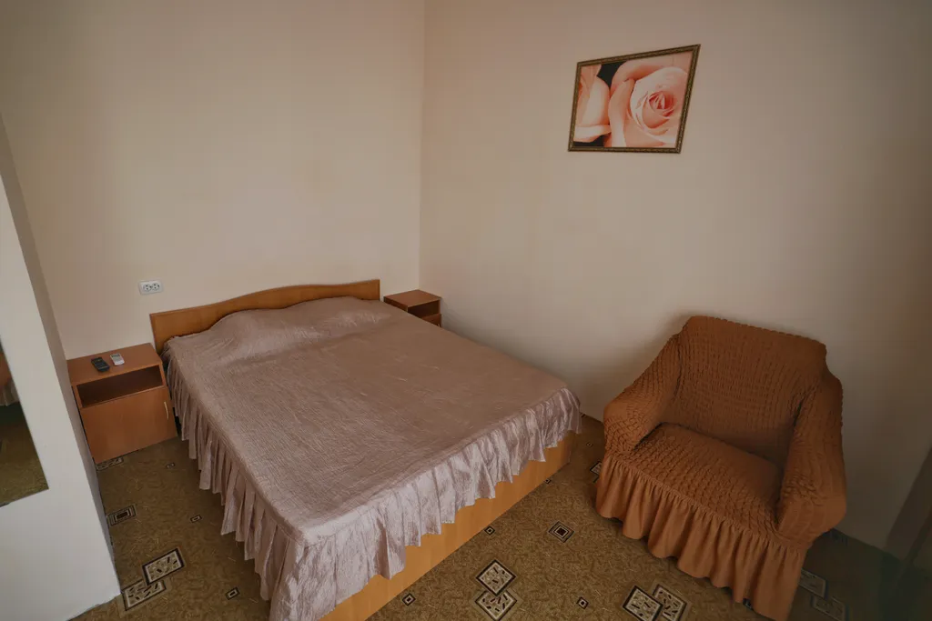 Квартира Трехместный номер с доп. местом с балконом и видом на горы — Лазаревское