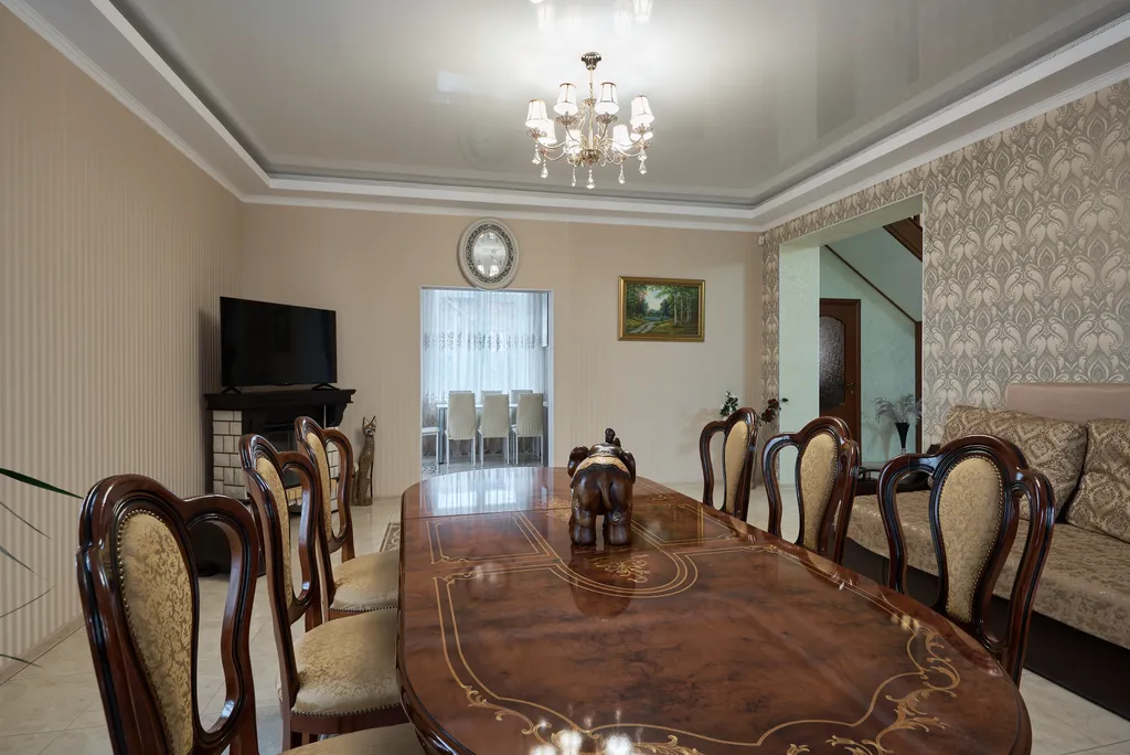 Большой, уютный семейный дом