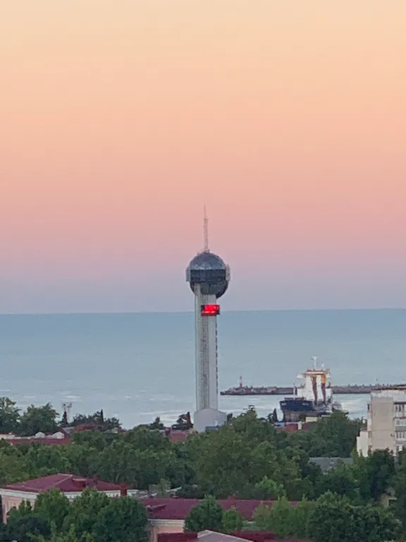 Уютная квартира в центре города Туапсе с видом на Чёрное море