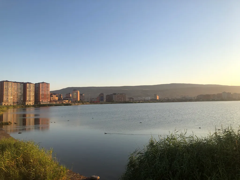 Квартира Двухкомнатная квартира в центре города с видом на озеро — Махачкала