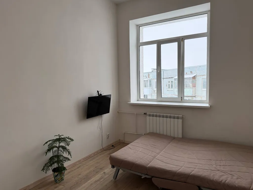 Двушка с антресольным этажом с проектором